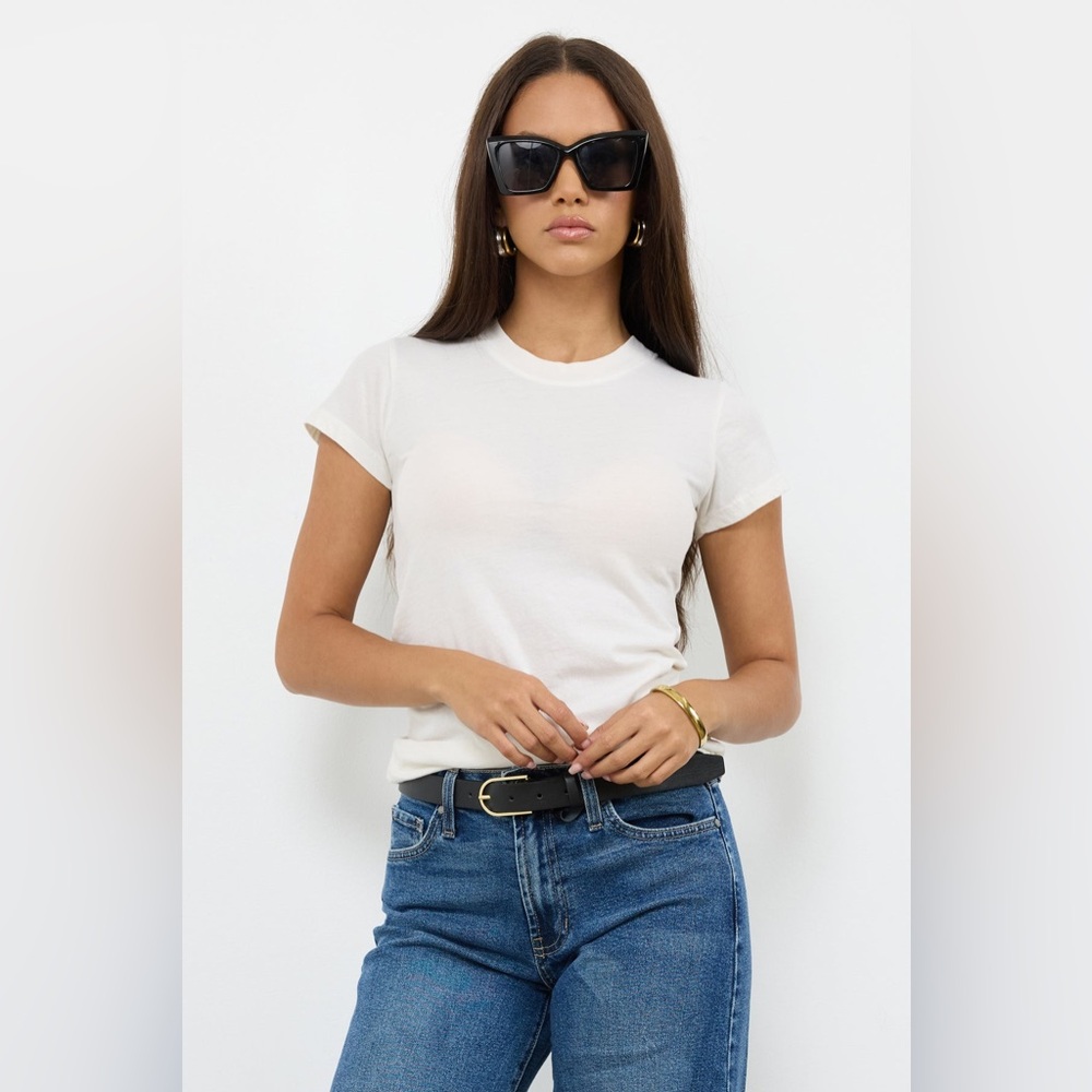 Basic classic crew neck tee